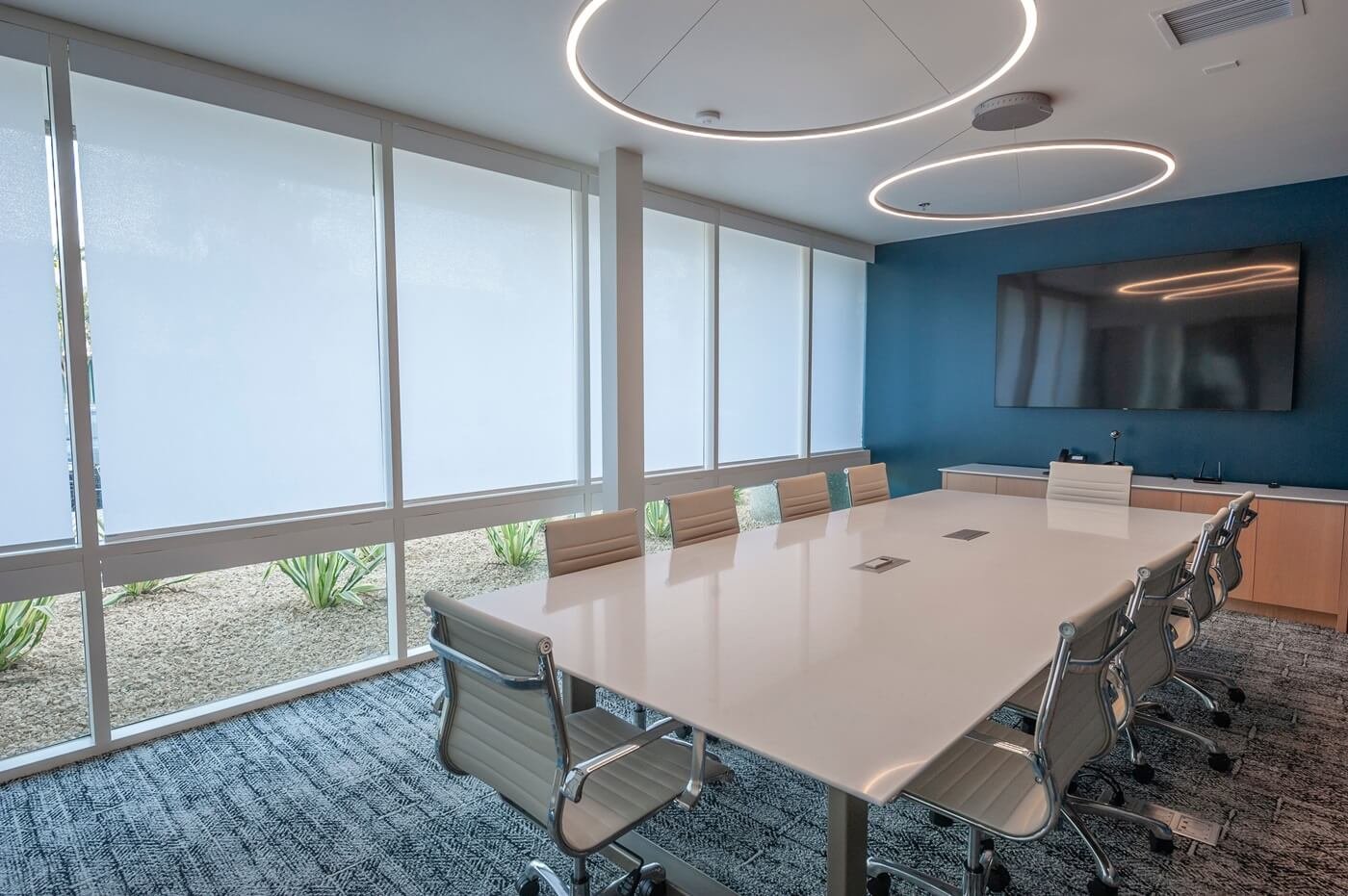 Heat reflector screen in commercial conference room